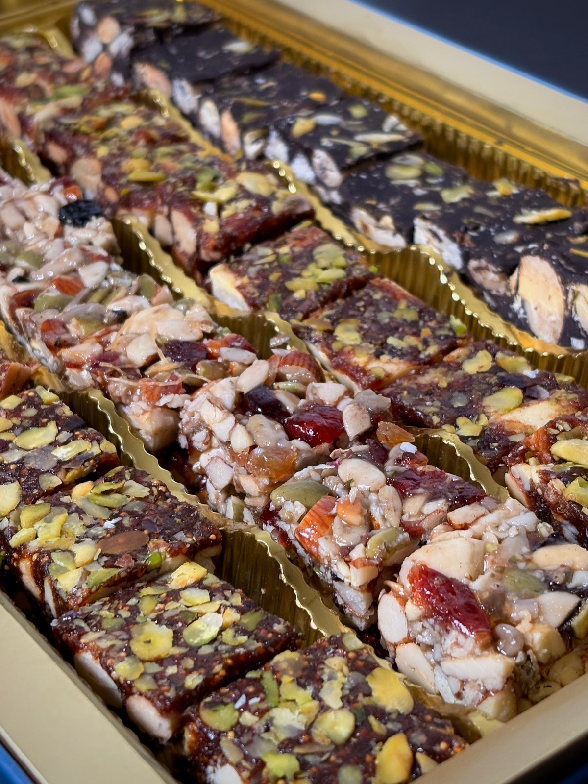 Nutri Luxe Box(Khajur Dry Fruit Crunch, Anjeer Dry Fruit Crunch,Nutrition Byets,Dark Rostilia)