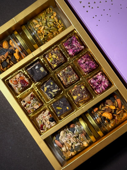 Premium Gourmet Dry Fruit &amp; Sweet Gift Box